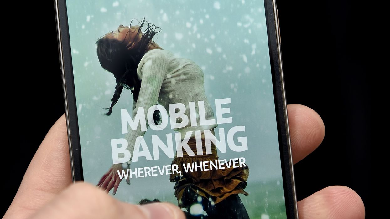 The Lloyds Bank banking app is used on a Samsung Galaxy S4