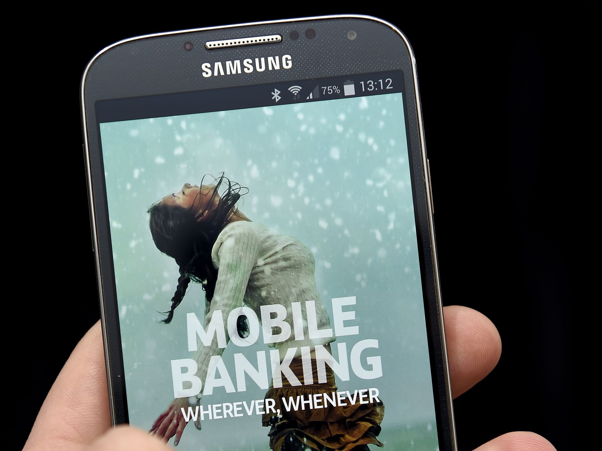 The Lloyds Bank banking app is used on a Samsung Galaxy S4