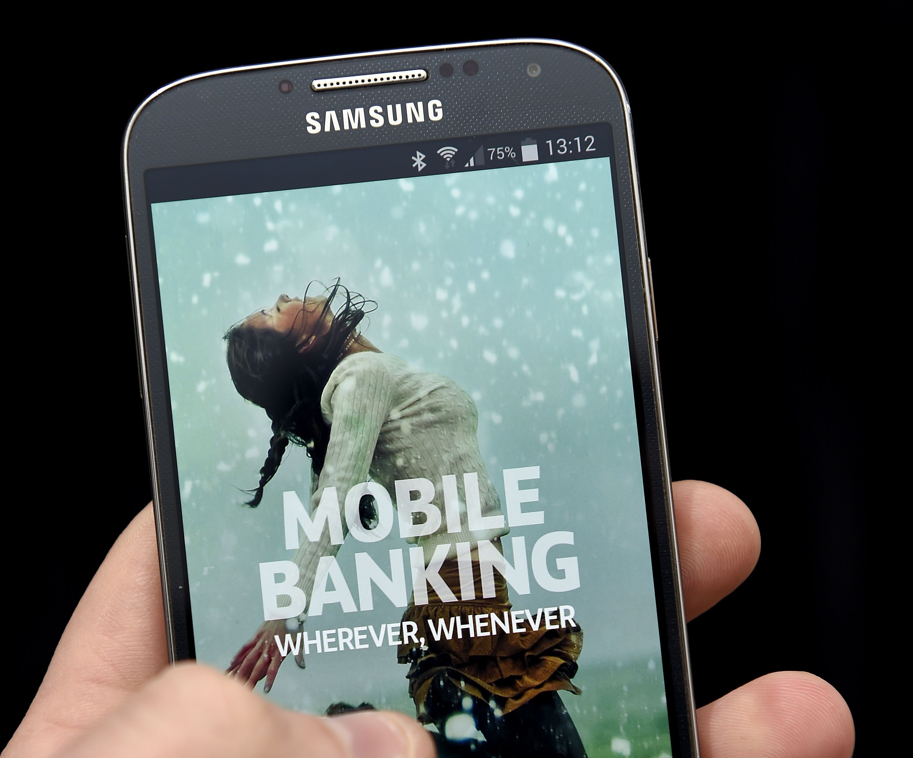 The Lloyds Bank banking app is used on a Samsung Galaxy S4