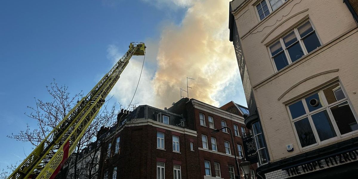 NextImg:Huge fire breaks out in central London as smoke engulfs capital's skyline