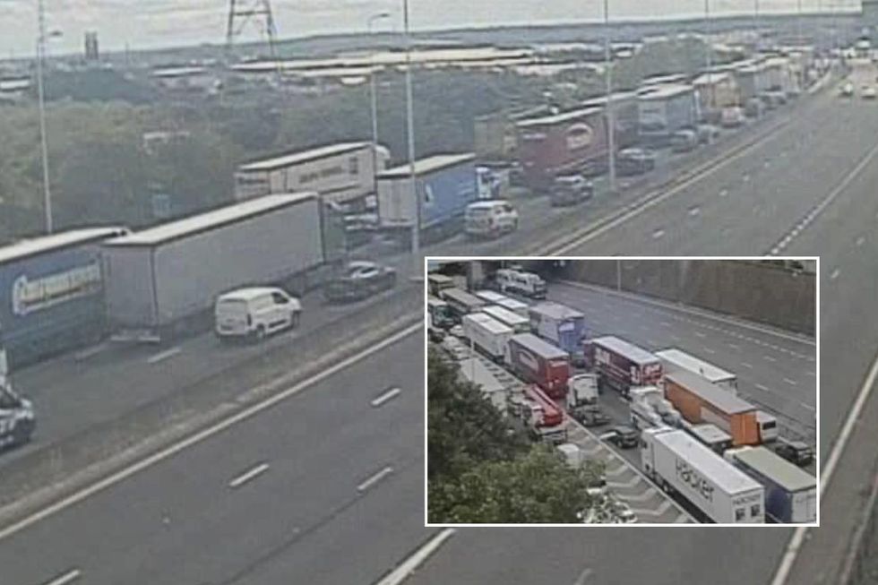 The M25 crash will see the road closed for several hours