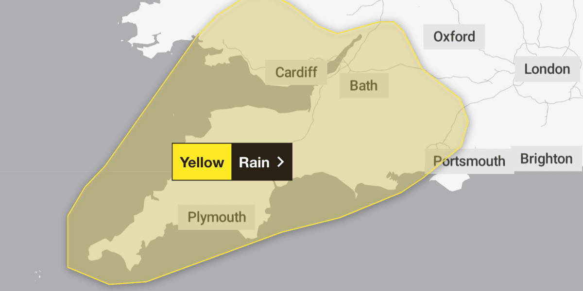 Met Office issues yellow weather warning as Britons told to brace for heavy rain and thunderstorms Met Office issues yellow weather warning as Britons told to brace for heavy rain and thunderstorms