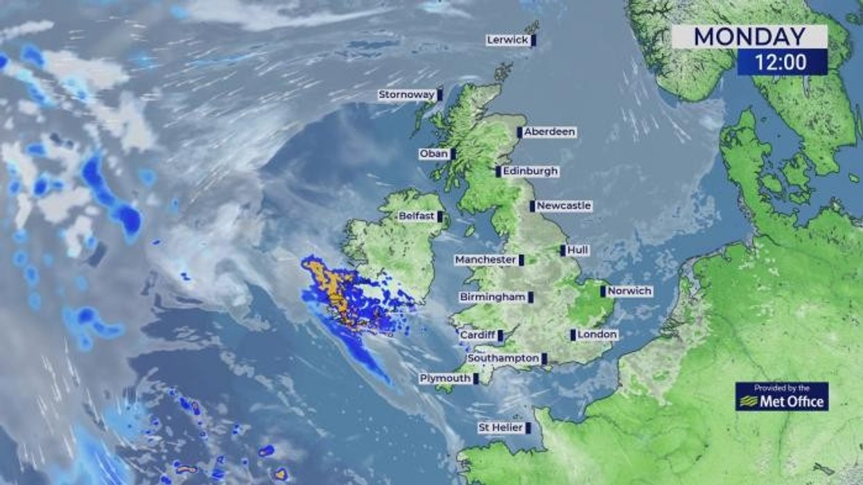 UK weather: Hurricane risks triggering Bank Holiday heat surge as 125mph winds look set to send mercury to 28C