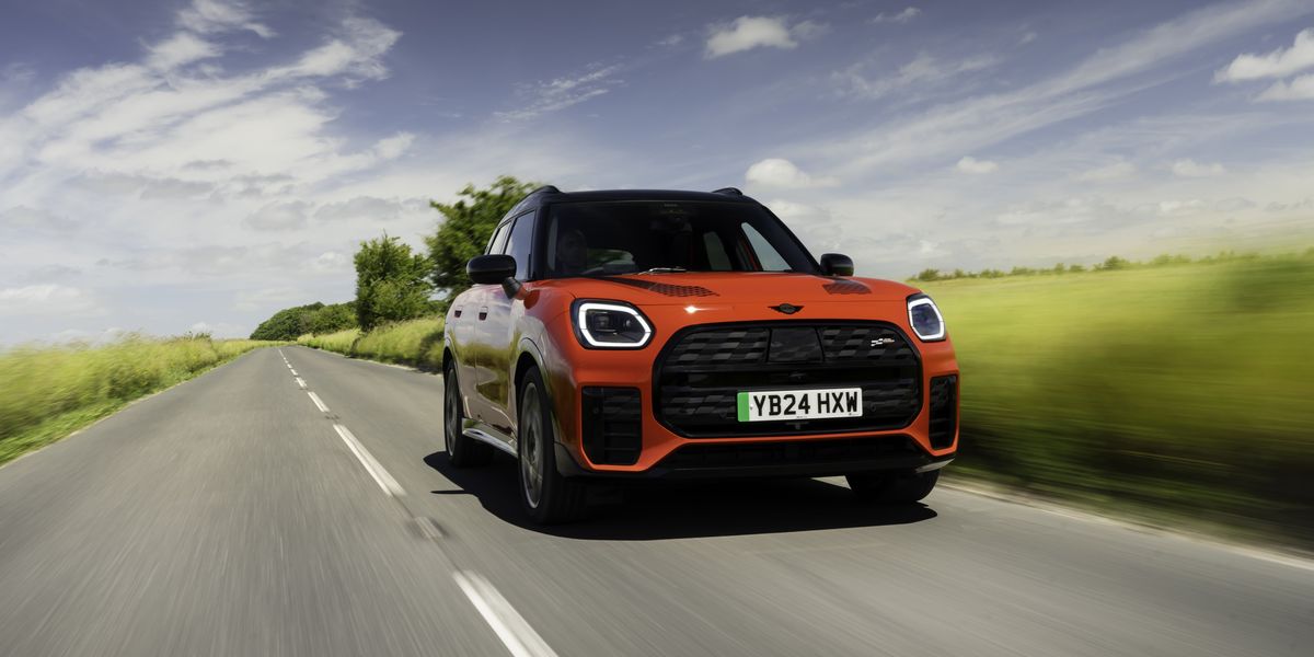 Mini unveils upgraded Countryman Electric with 300-mile range and huge £3,750 price cut Mini unveils upgraded Countryman Electric with 300-mile range and huge £3,750 price cut