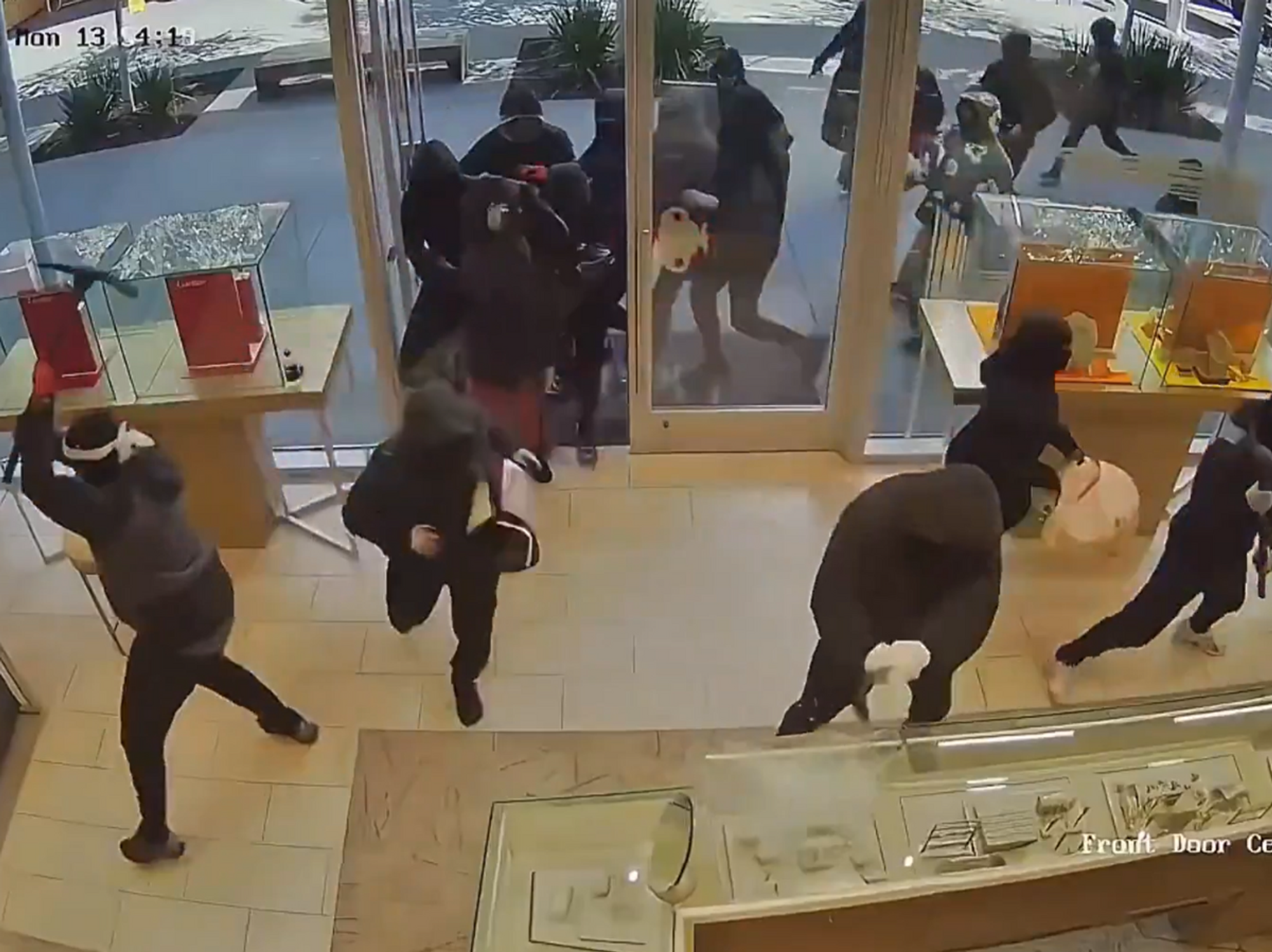 The mob invading the jewellery store