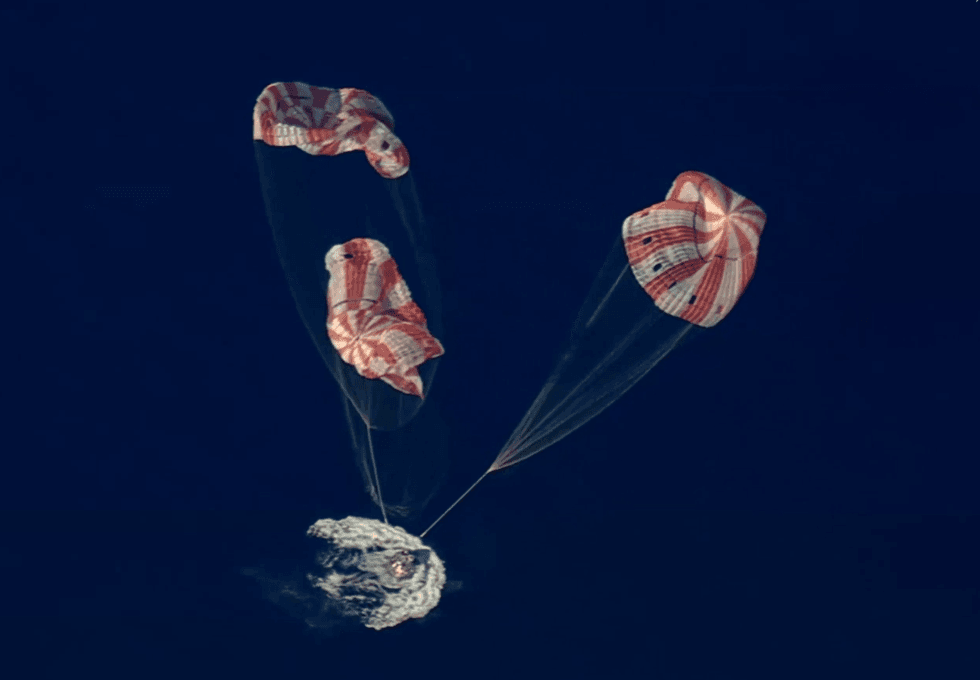 The moment Nasa's Artemis II spacecraft splashed down in the Pacific