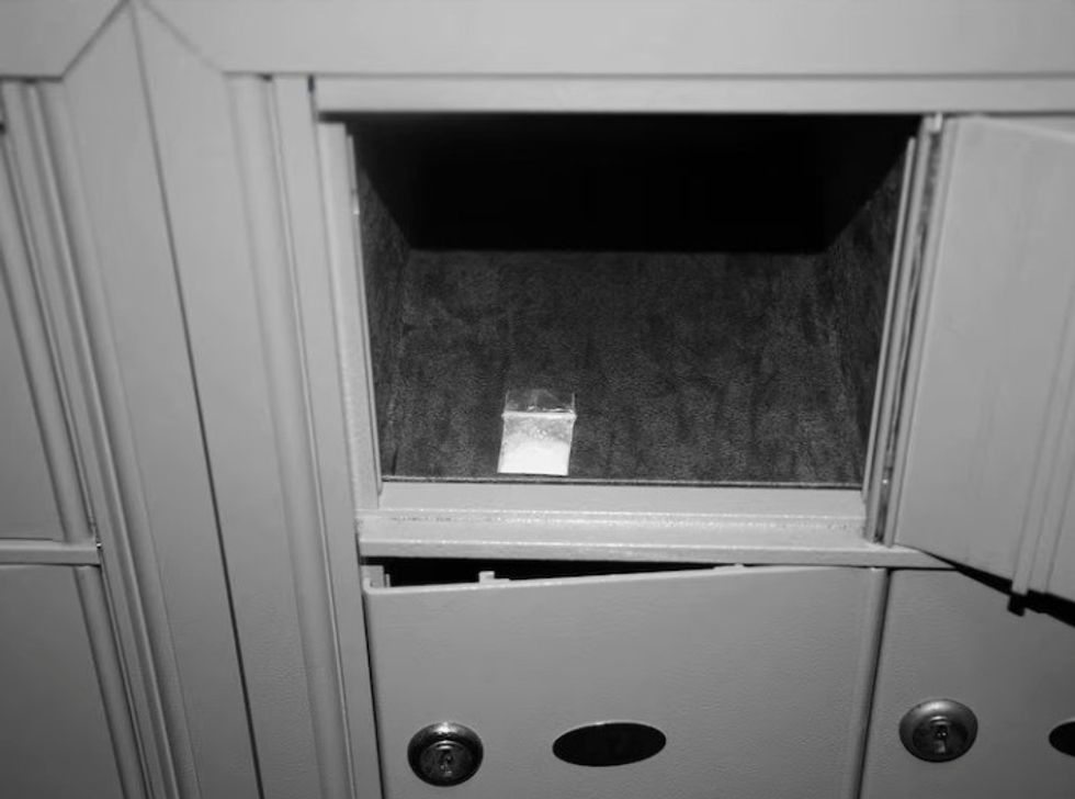 The mystery bag of cocaine