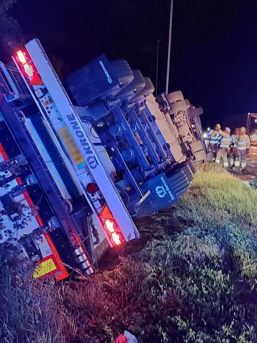 The overturned HGV on the A46
