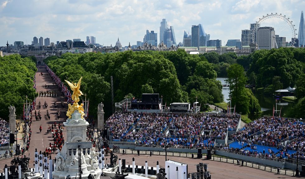 The party will take place on a stage in front of Buckingham Palace