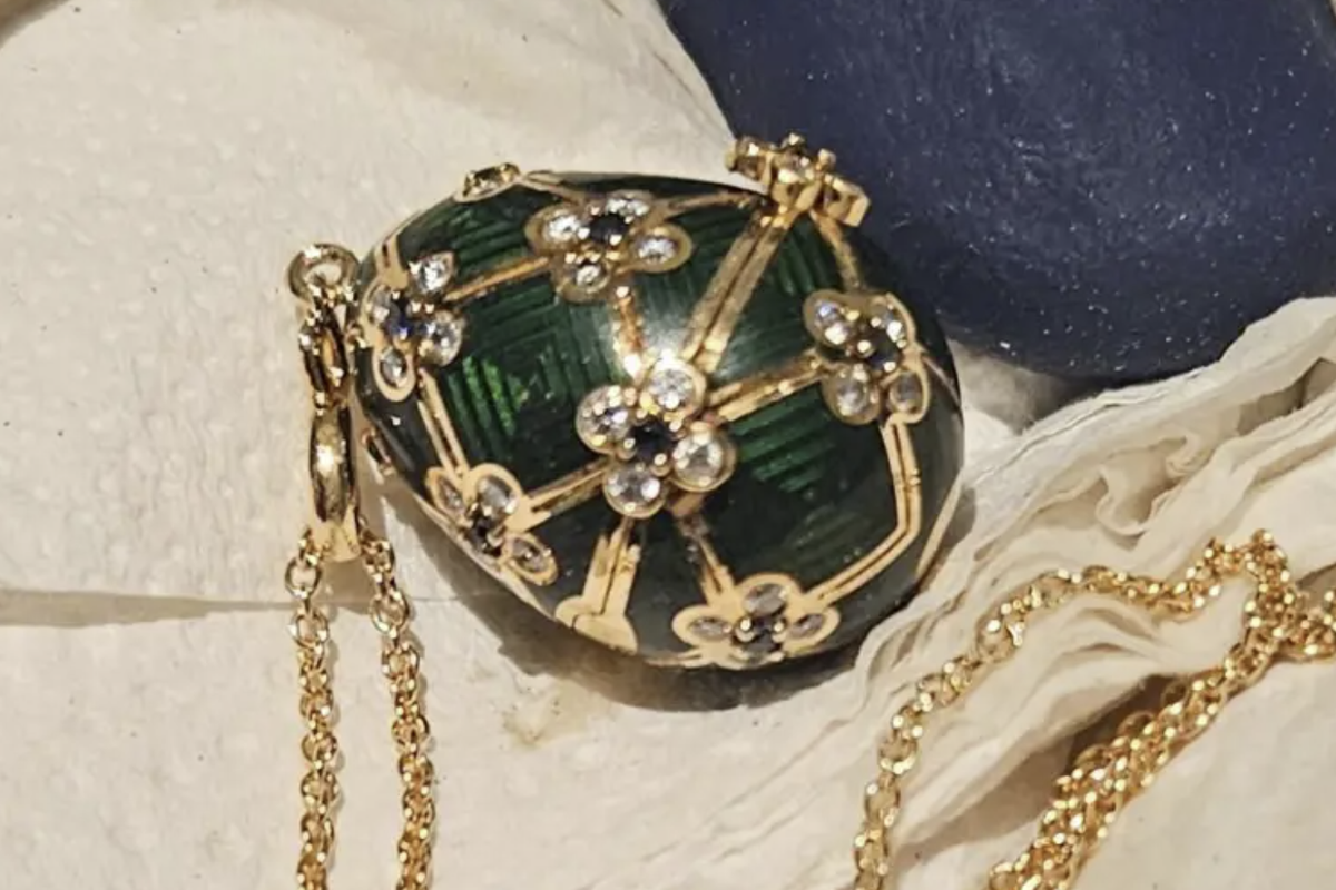 The pennant was extracted 'naturally'