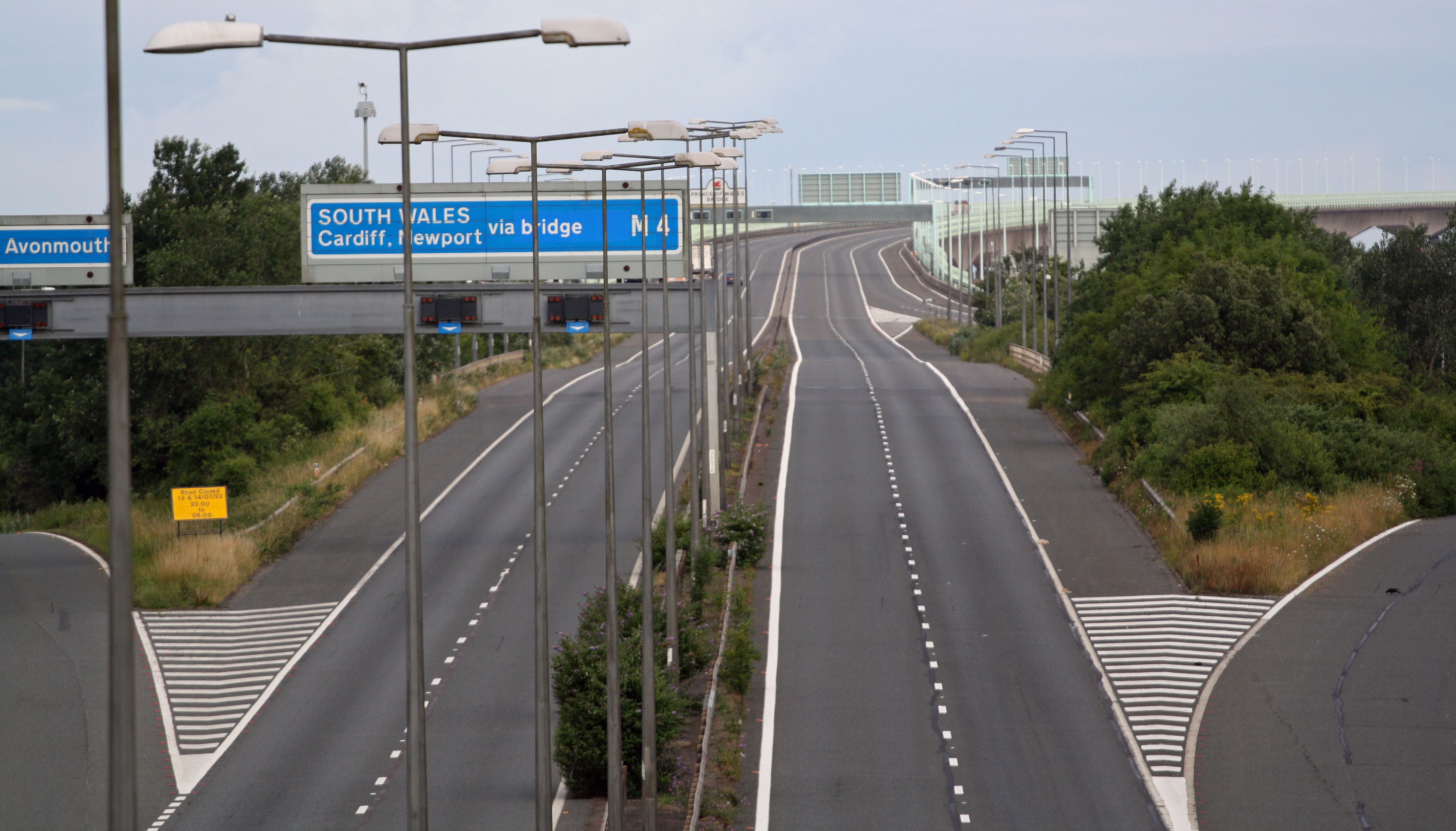 The Prince of Wales bridge was seen empty during rush hour as motorists were held up by protesters.