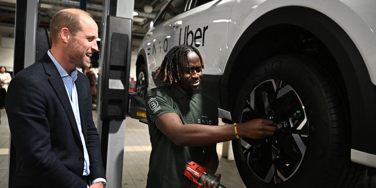 NextImg:Prince William pictured changing tyres as royal rolls up his sleeves on public engagement