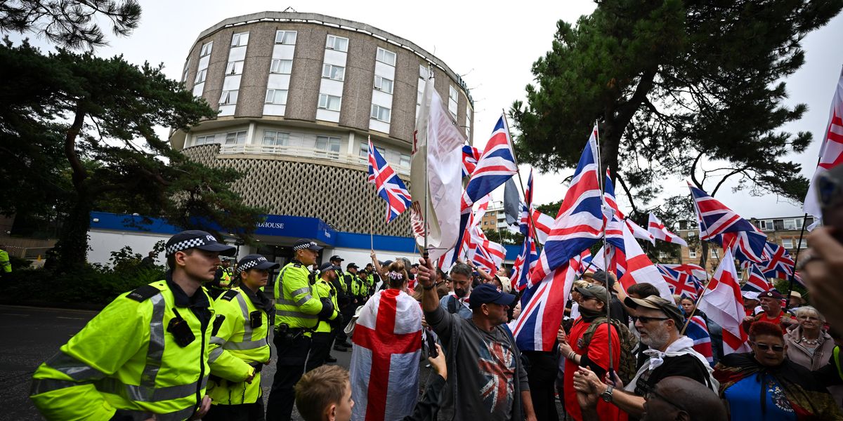 Asylum seekers who chased hotel workers with knives in dispute over food jailed Asylum seekers who chased hotel workers with knives in dispute over food jailed