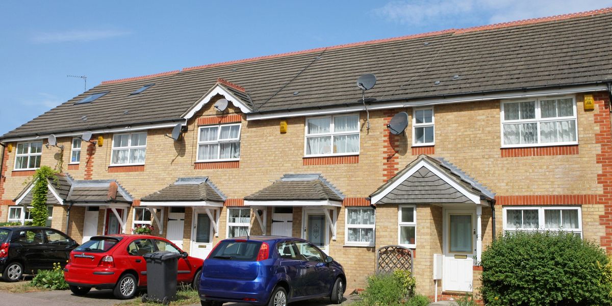 NextImg:Neighbour row boils over as man keeps returning home to find homeowner next door parked on his drive
