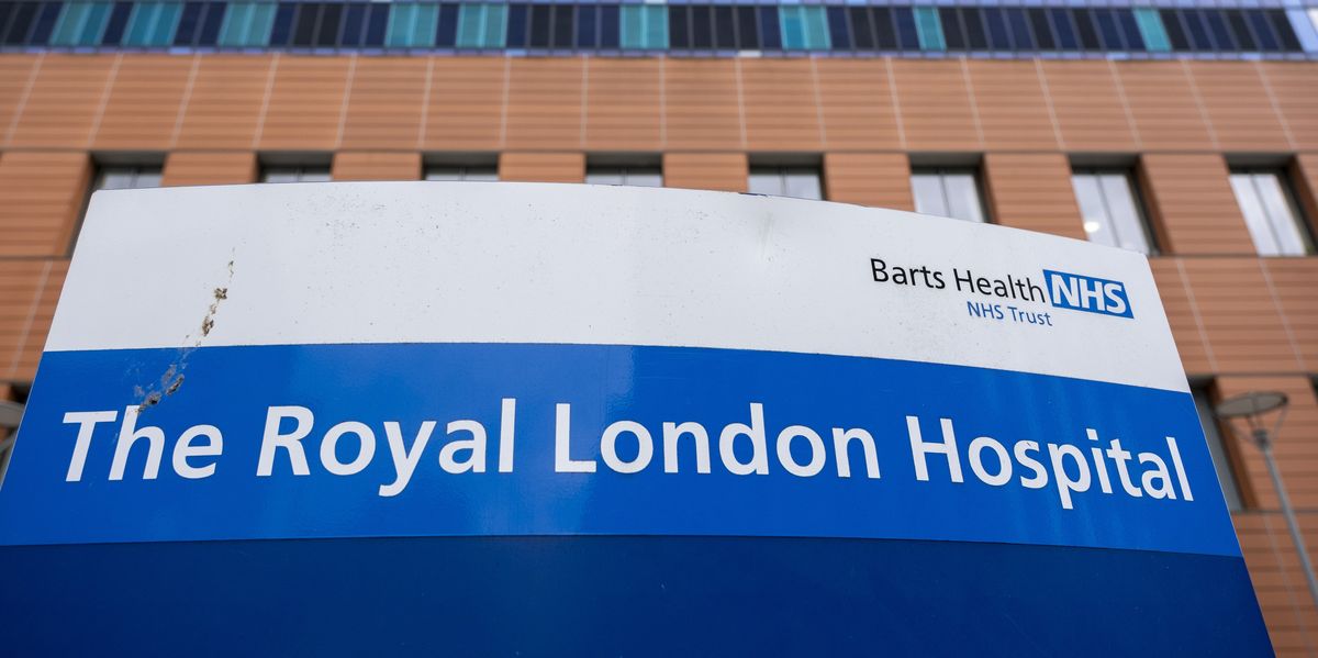 Brain surgeon sues NHS for £200k after hospital lift plunges four floors with him trapped inside Brain surgeon sues NHS for £200k after hospital lift plunges four floors with him trapped inside