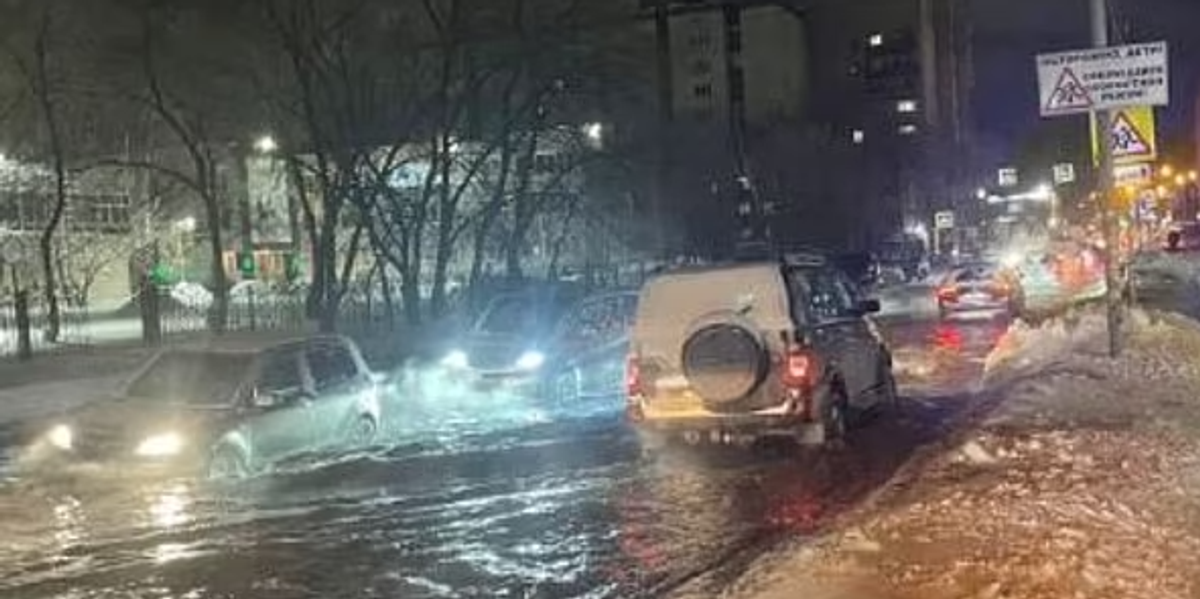 NextImg:Frozen Russian city drowns in water after Soviet central heating pipe bursts