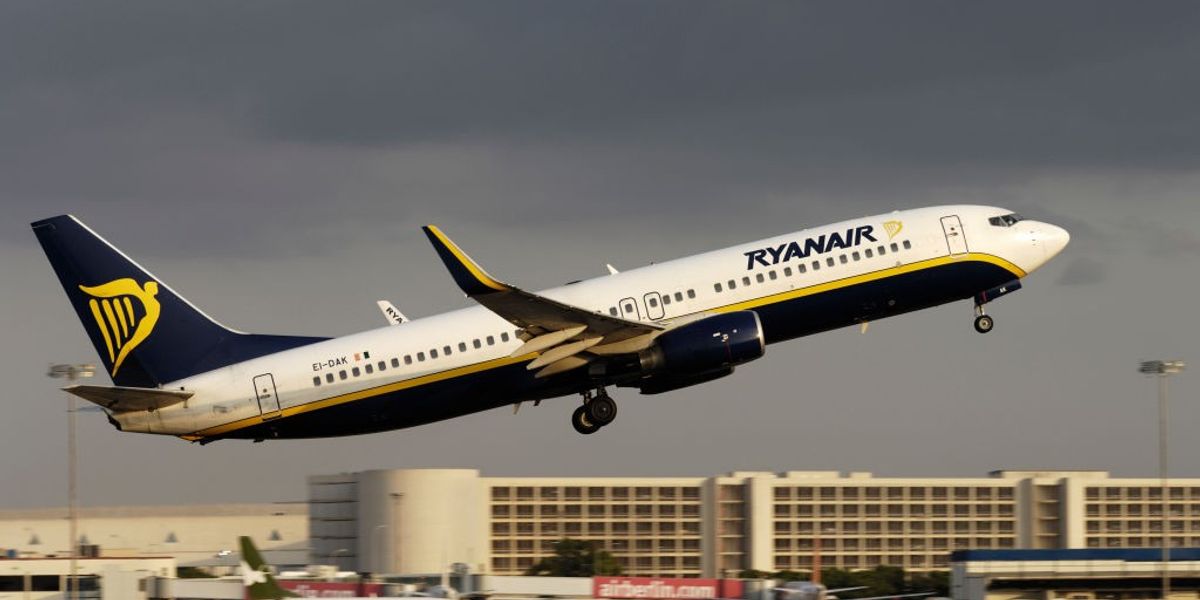 Ryanair pilot issues stern warning to two passengers after ‘totally unacceptable’ behaviour Ryanair pilot issues stern warning to two passengers after ‘totally unacceptable’ behaviour