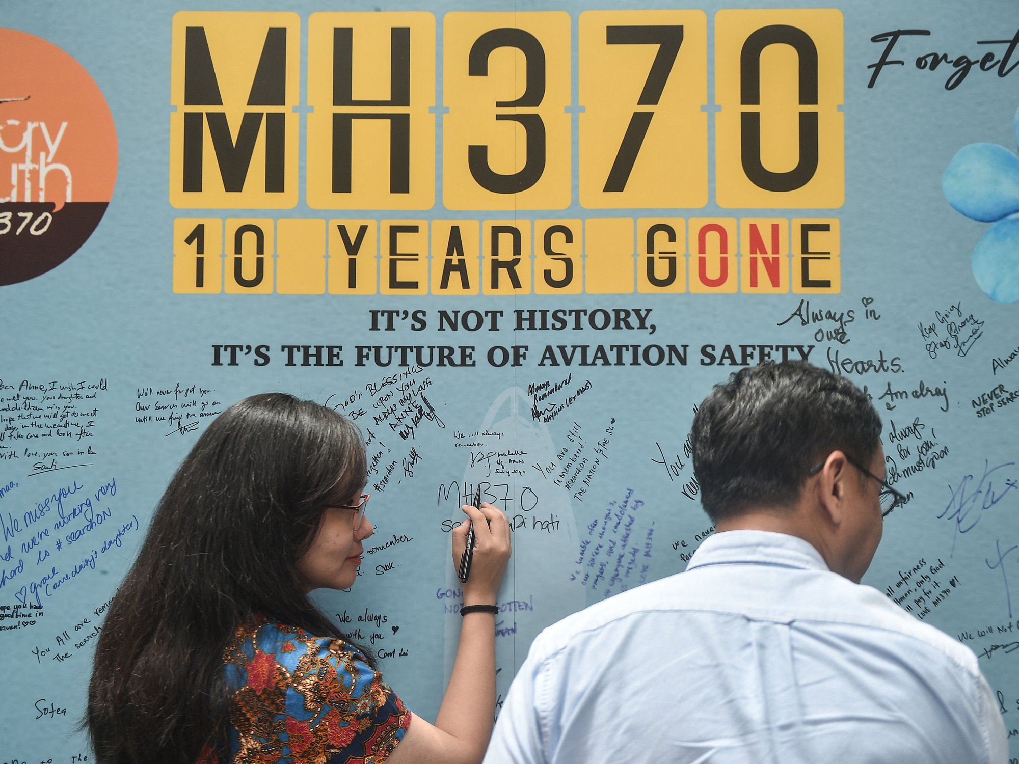 The search for the missing MH370 aircraft continues