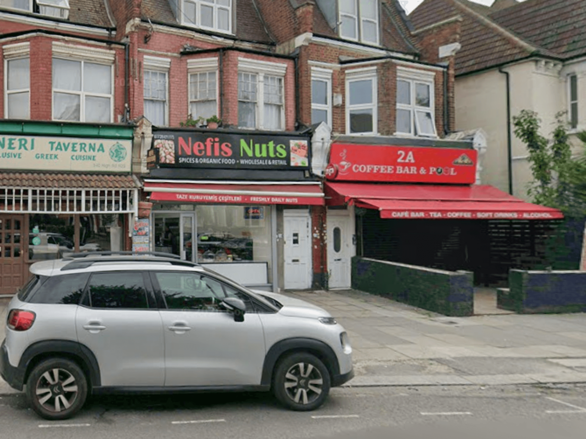The site at 336 High Road is currently operating as 2a Cafe and Pool