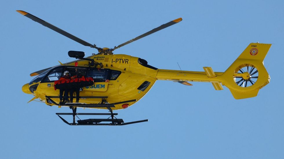 The surgeon responsible for Lindsey Vonn's knee operation was present on the mountainside and managed to board the helicopter alongside the stricken American skier following her devastating crash in the women's downhill final at the Winter Olympics