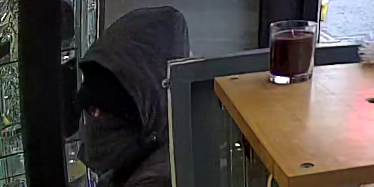 NextImg:Lincolnshire police mocked over 'most unhelpful image ever' amid hunt for wanted man