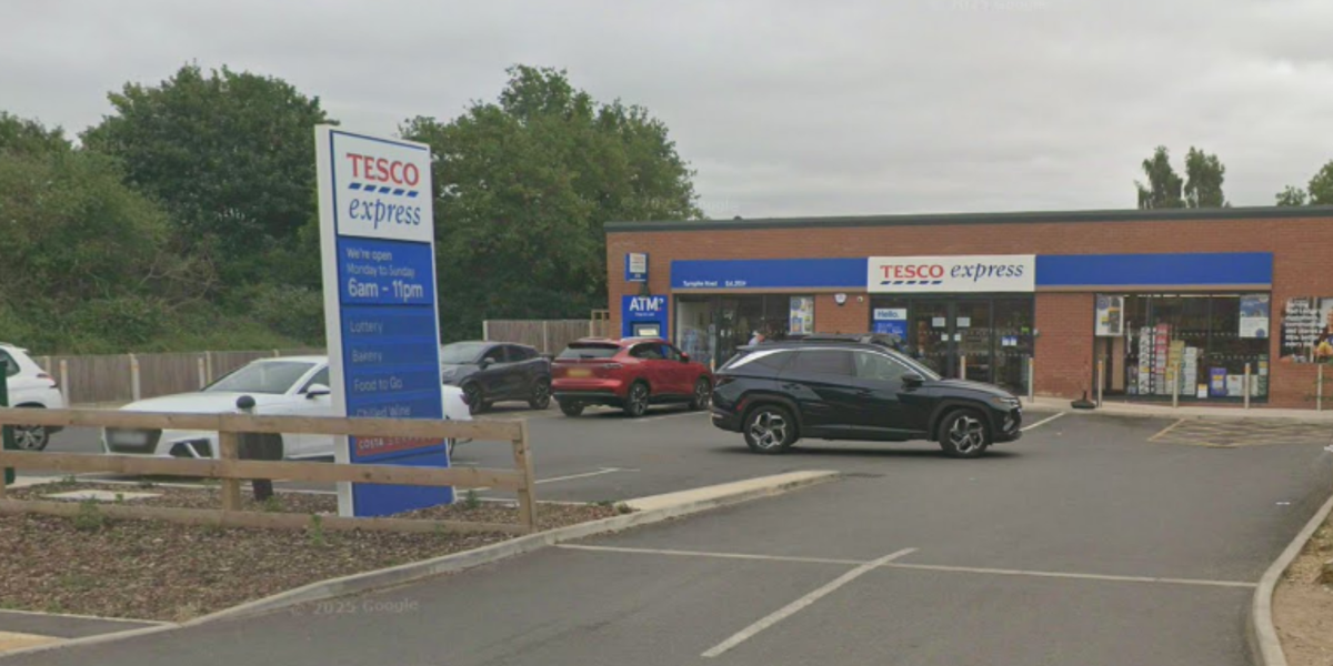 NextImg:Sledgehammer-wielding thieves run off with tills and meat products in late-night Tesco raid