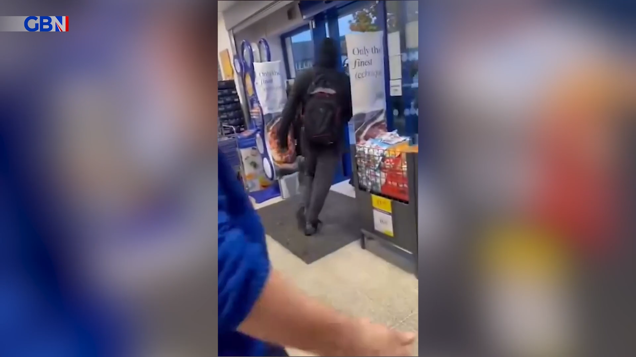 The thieves left without resistance