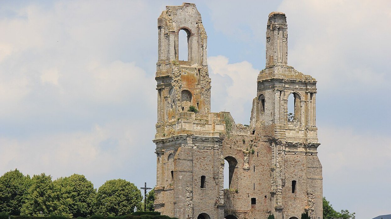 The town is most well known for the ruins of the abbey