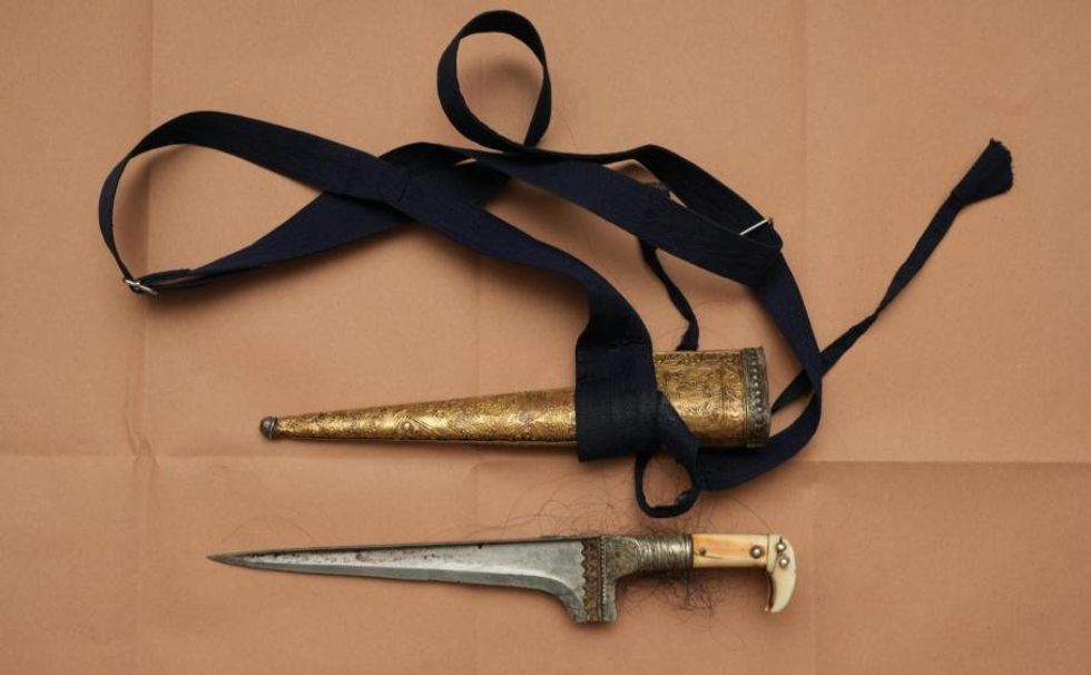 The \u200b'large Sikh dagger'