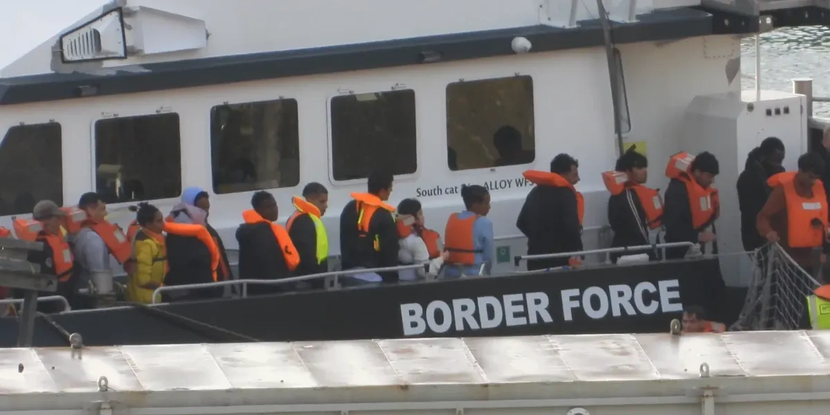 NextImg:Britain could suspend visas from countries that don't agree to migrant return deals