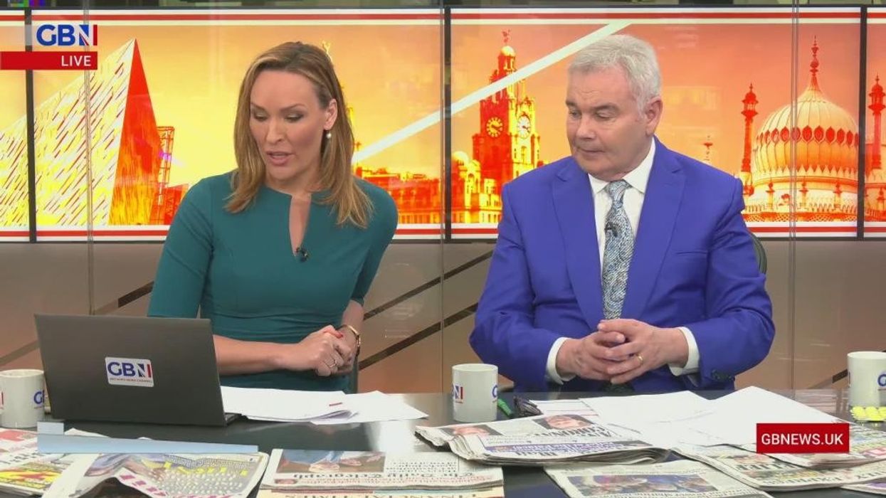 Jeremy Hunt issued an urgent warning after UK economy flatlines and debt spirals