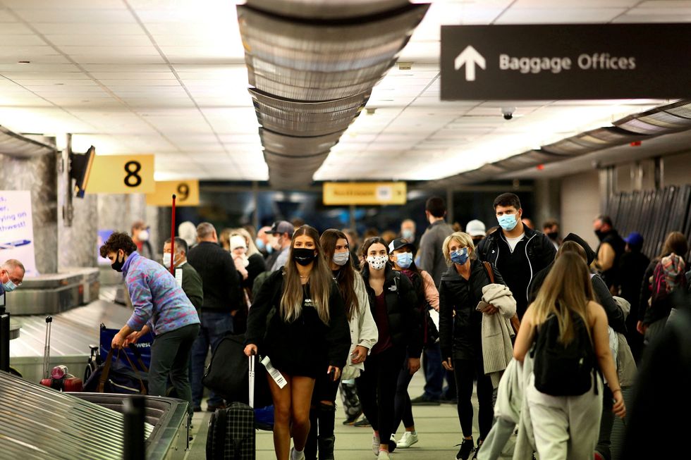 The US government is seeking an appeal to bring back masks on public transport