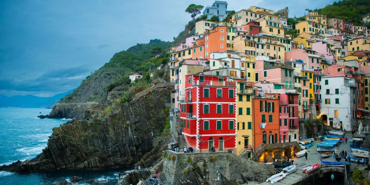 NextImg:Holiday hotspot fines tourists for 'dangerous' selfies after woman almost dies while using phone