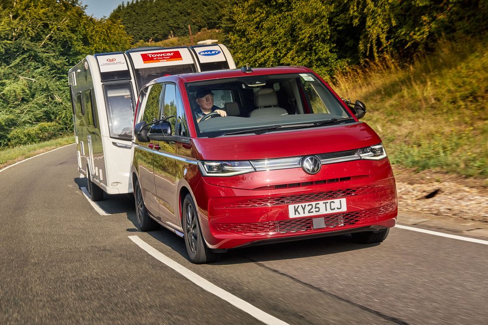 The Volkswagen Multivan Style 2.0 TSI 204PS won the Best Family Towcar