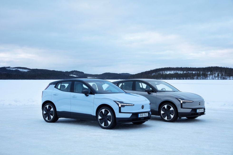 The Volvo EX30 \u200bin Cloud Blue and Vapour Grey
