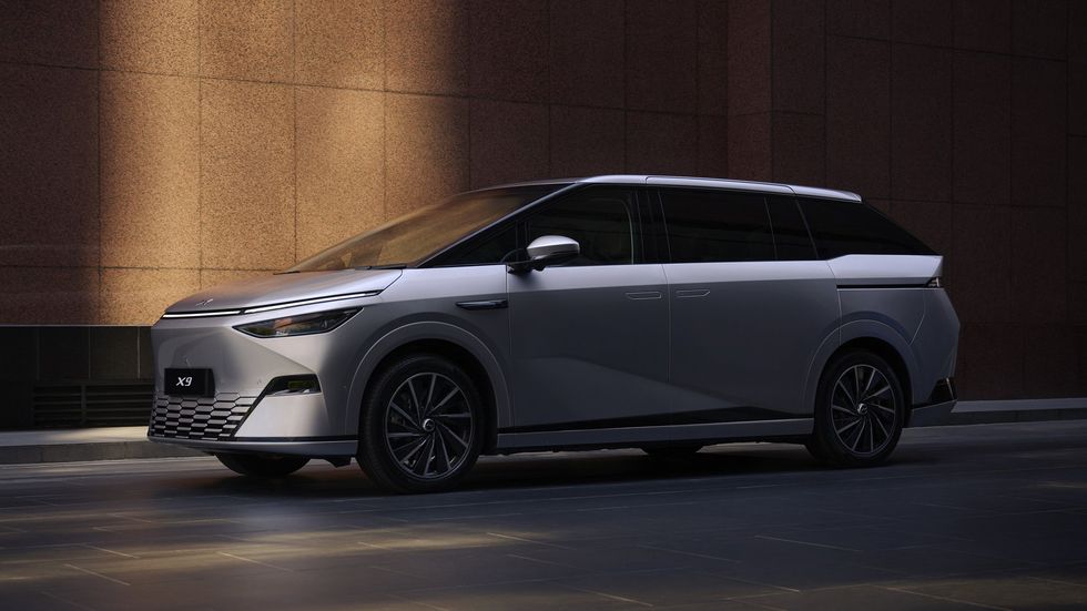 The Xpeng X9