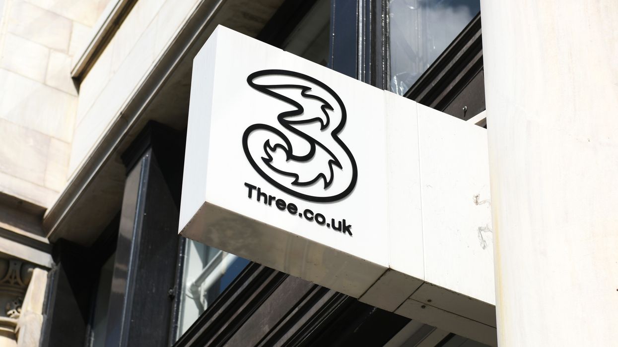 Three store logo