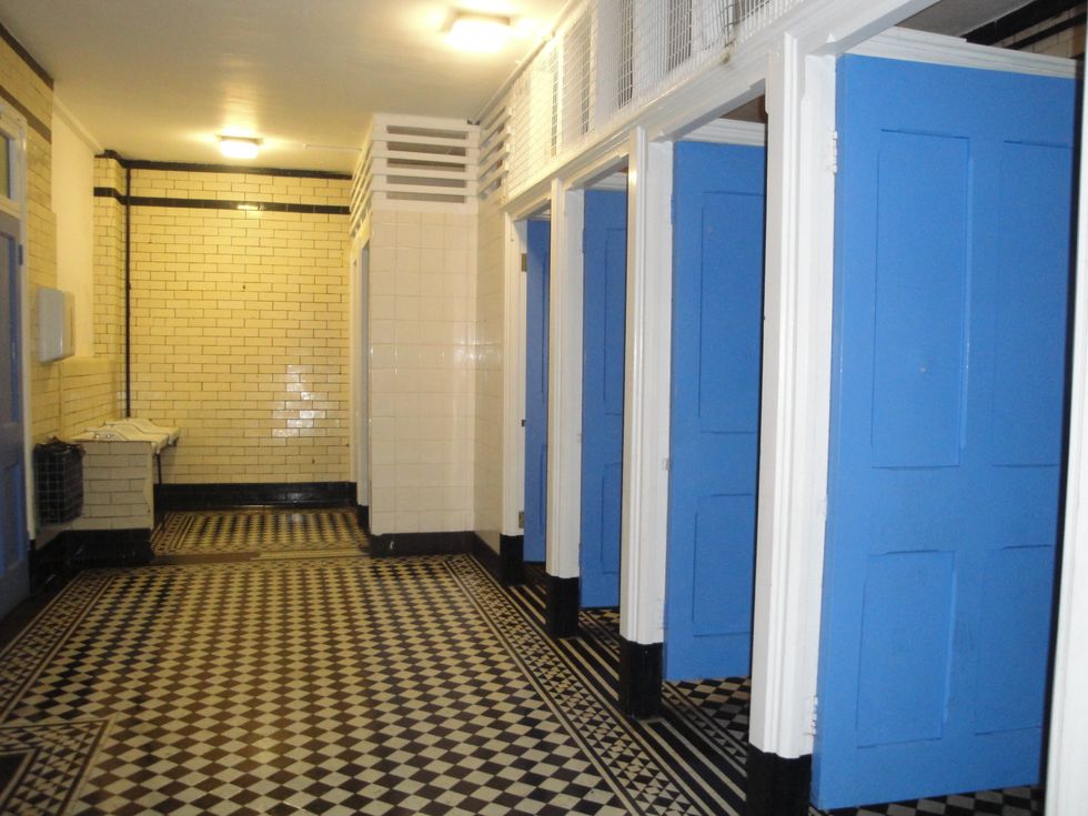 Toilets (stock)