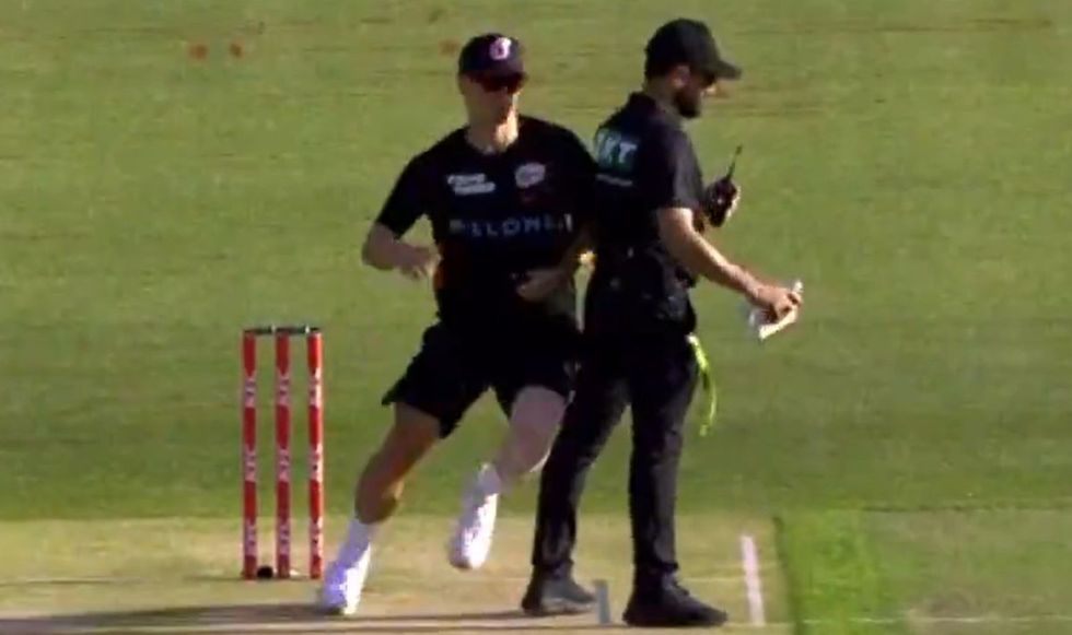 Tom Curran just avoided a collision with the umpire