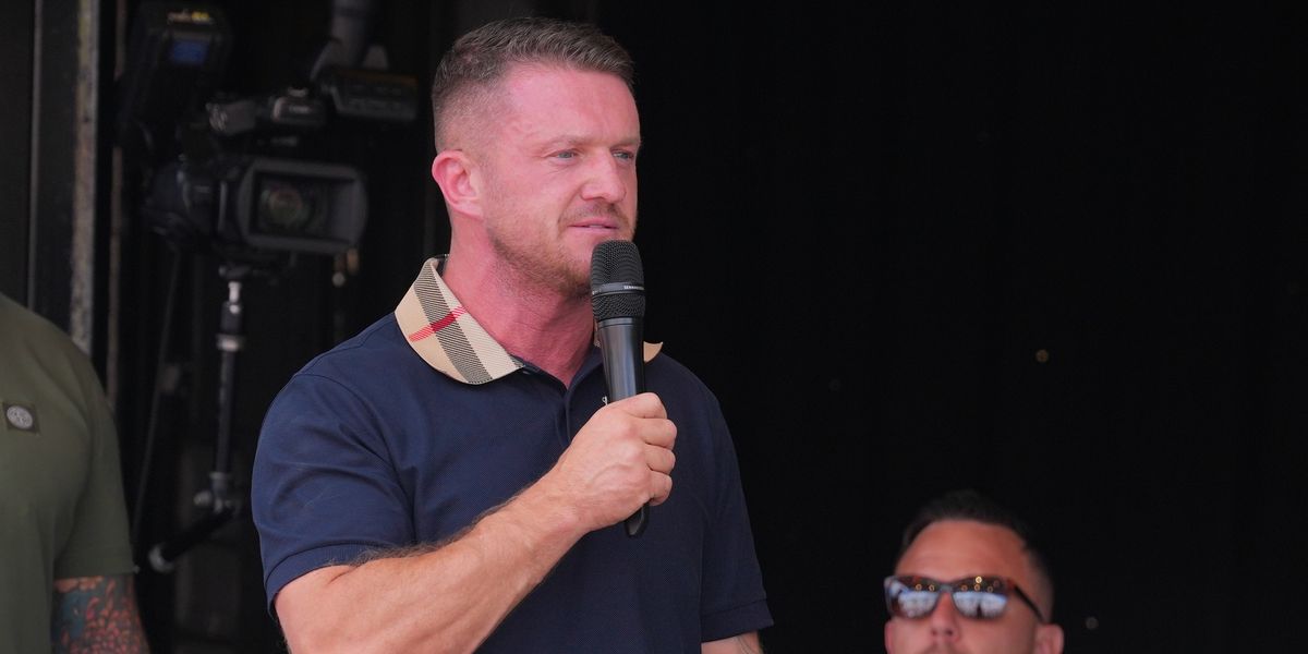 NextImg:Tommy Robinson 'leaves UK' after skipping High Court hearing