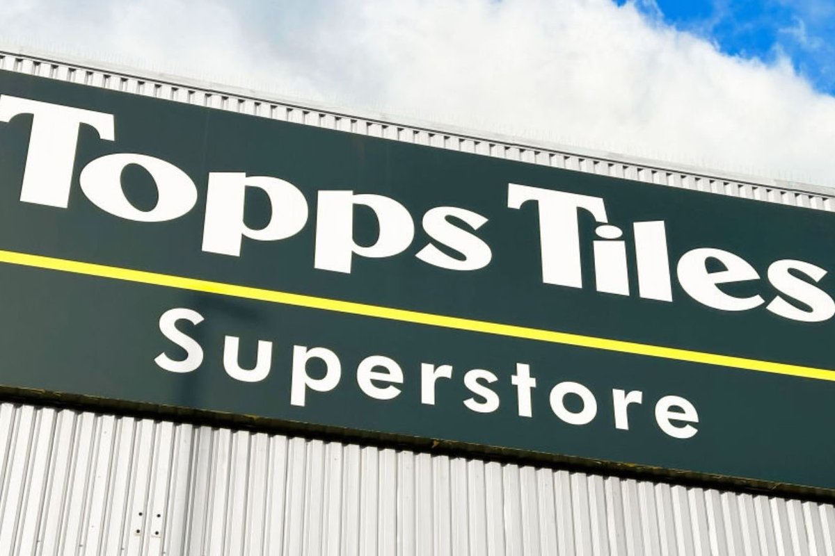 Topps Tiles store