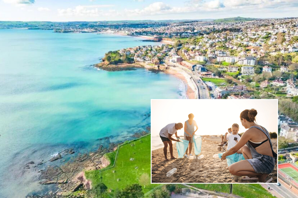 Torquay / family on beach 