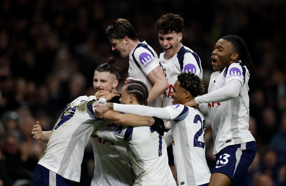 Tottenham fought back from two goals down to earn themselves a point