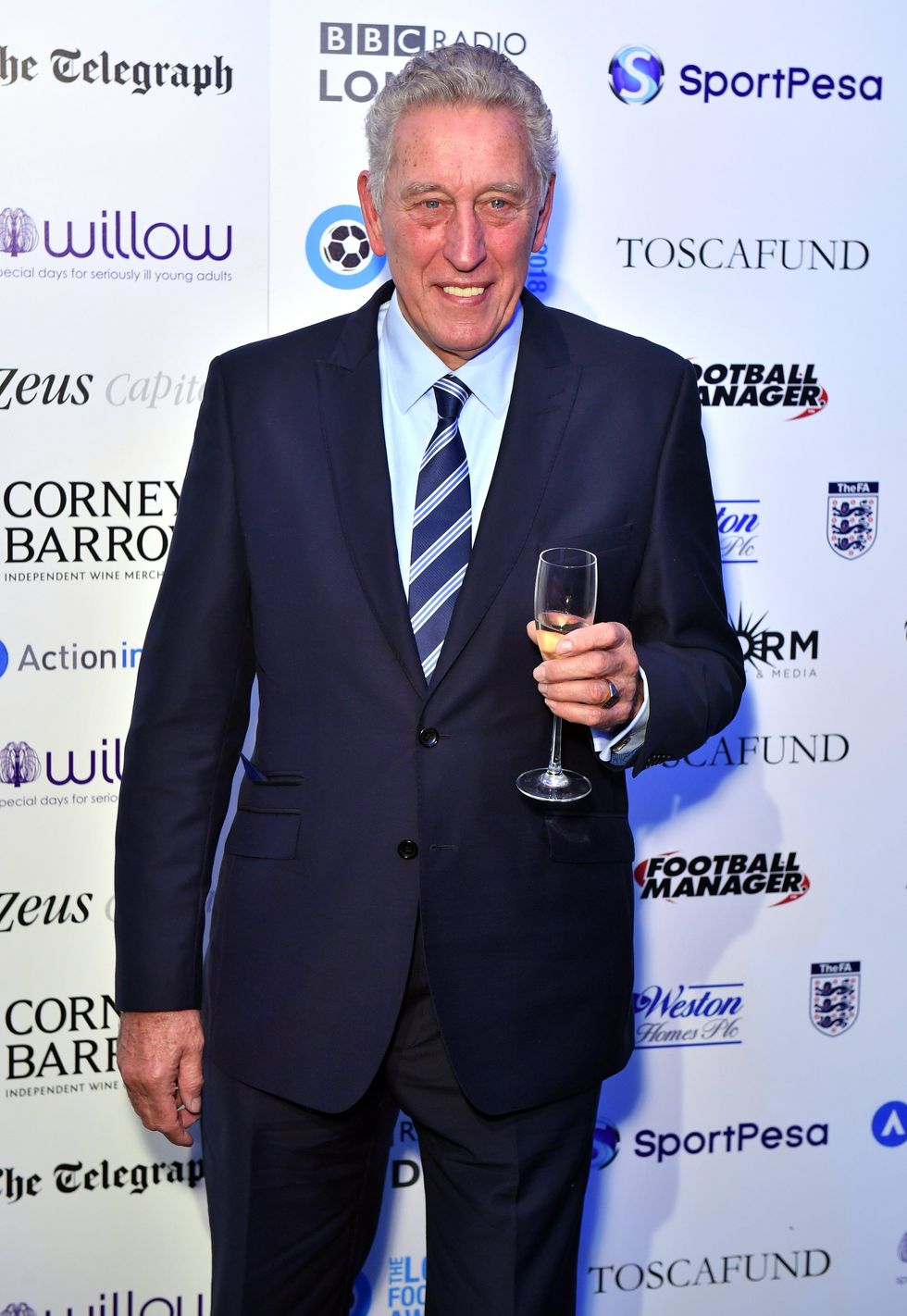 Tottenham players will wear black armbands as a tribute to Martin Chivers in their match against Bournemouth