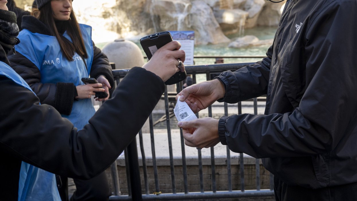 British tourists now forced to pay to view world-famous landmark - in the middle of a public square