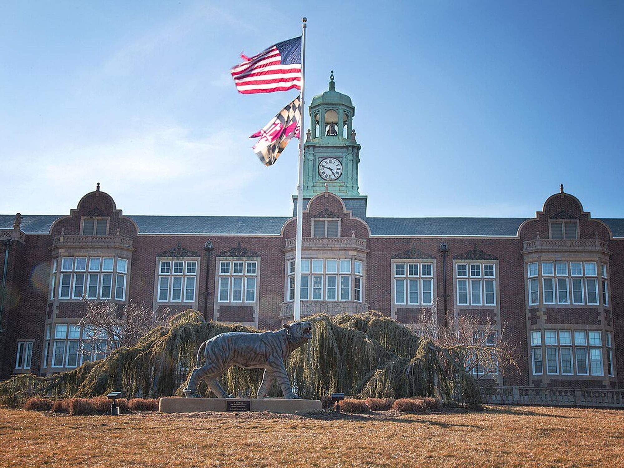 US universities forced to close after bomb fears