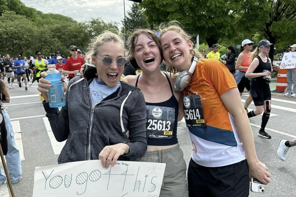 Tracy Pollan and daughters