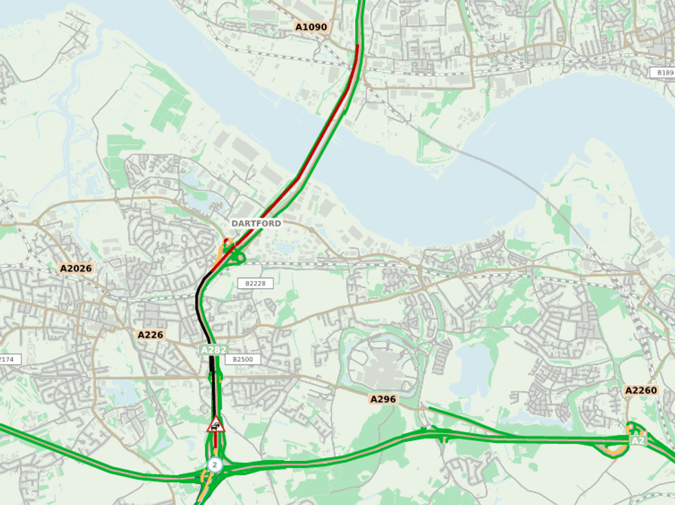 Traffic maps show stationary traffic near the Dartford Tunnel