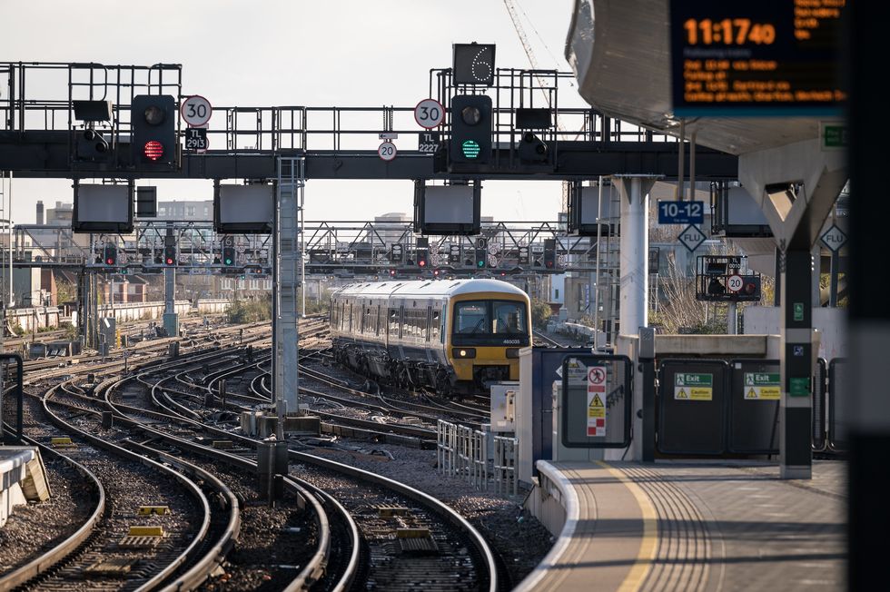 Train arriving into London Bridge station