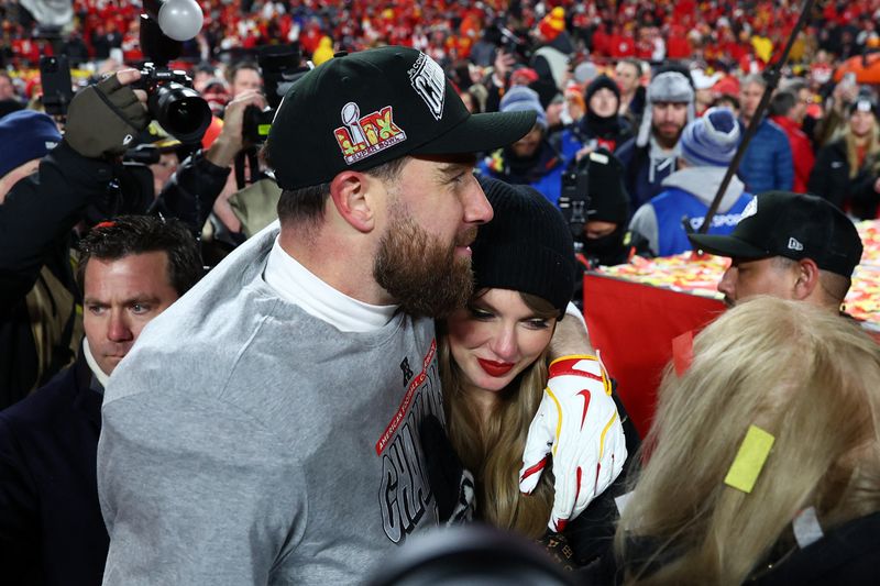 Travis Kelce subtly reacts to racy Taylor Swift lyrics reportedly based on lovers' personal life